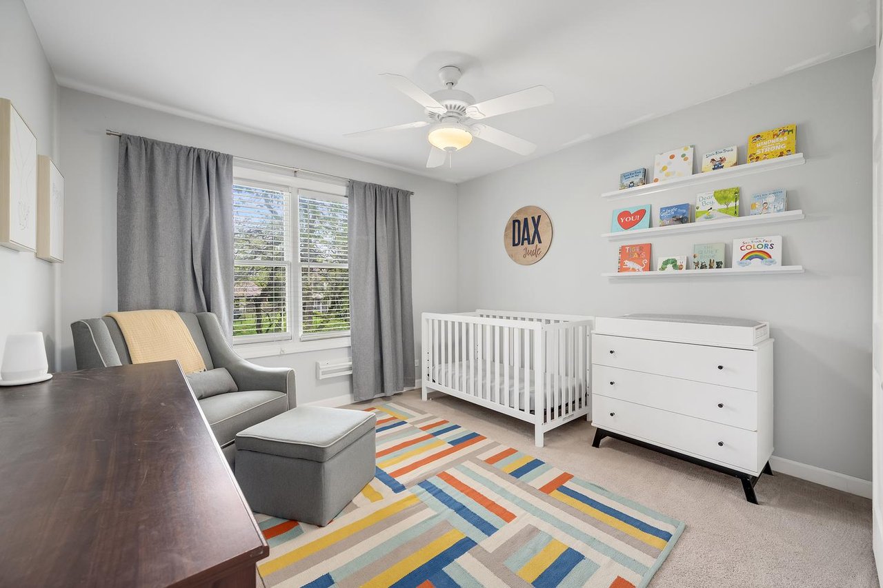 67 White Oak Circle, St. Charles IL – End Unit Townhome in The Oaks Near Downtown & Fox River