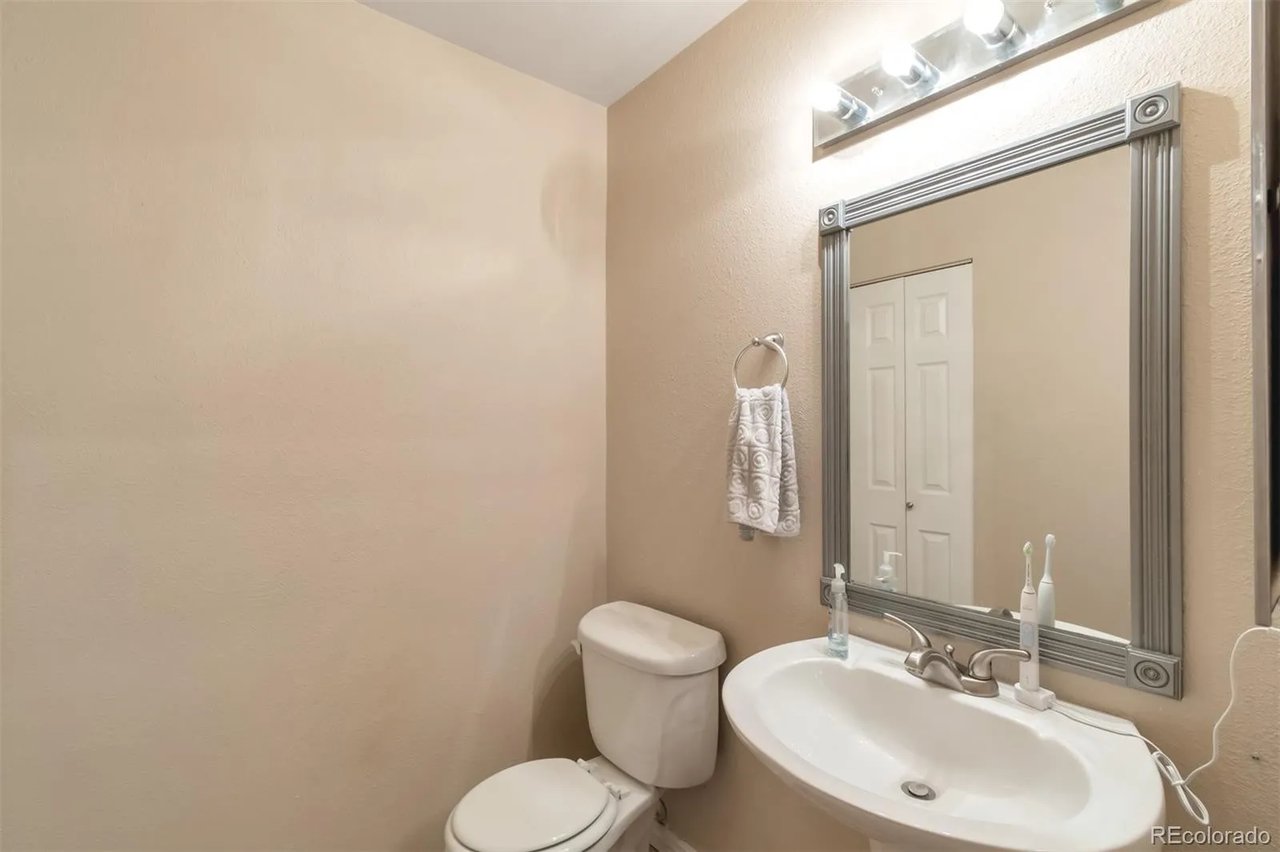 1050 S Monaco Pkwy #141