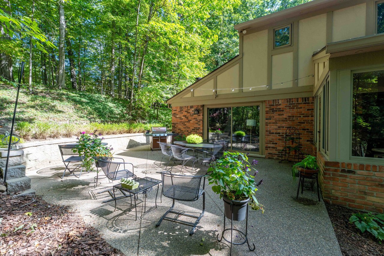 1100 Bretton Lane, Bloomfield Hills