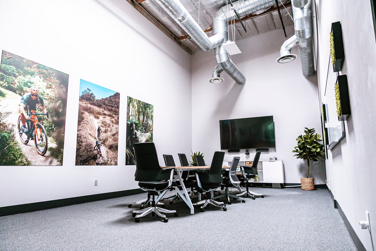 2711 Loker Ave W