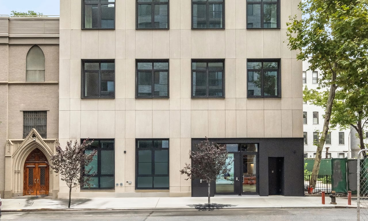 435 West 19th Street photo