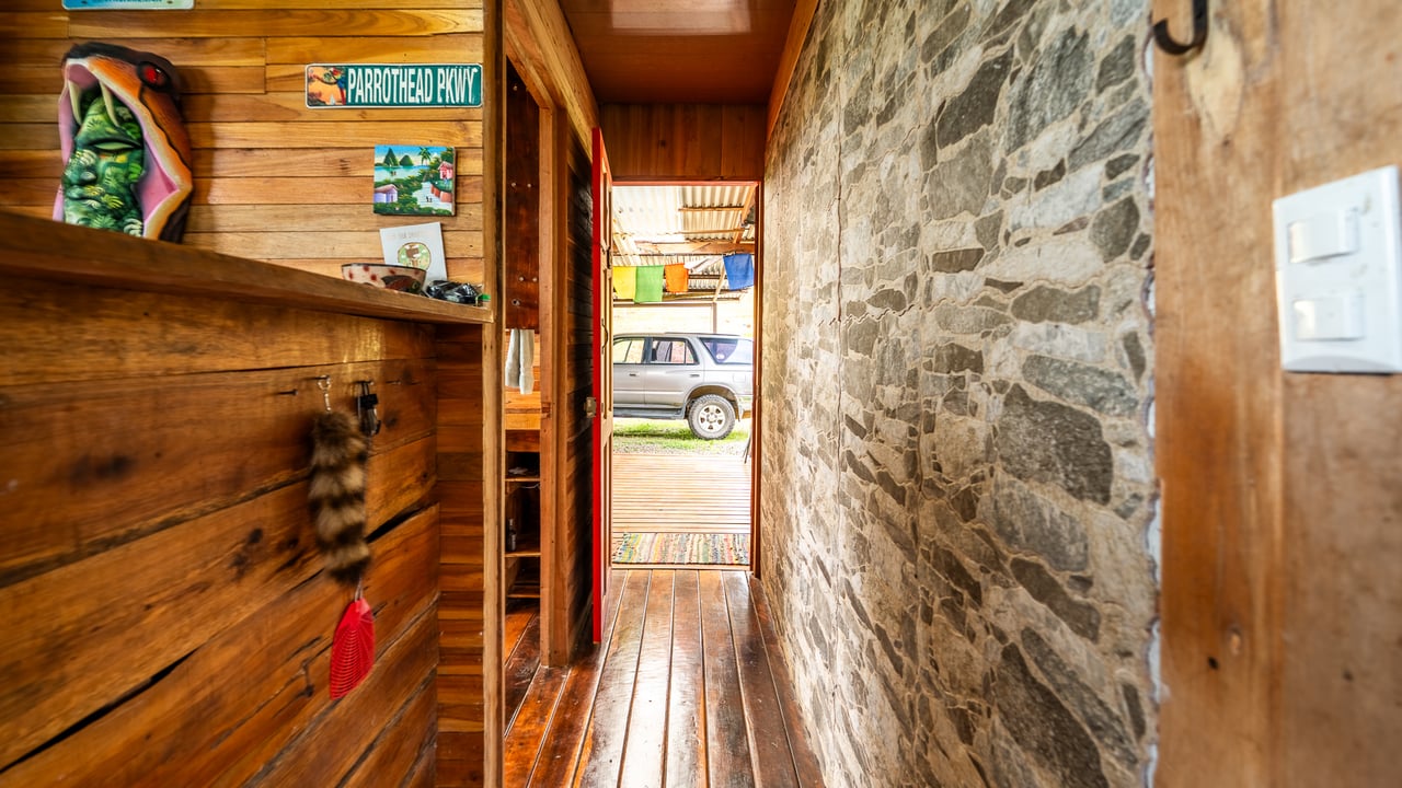 Mountain Home with Guest Cabin & Additional Building Site Near Nauyaca Waterfalls