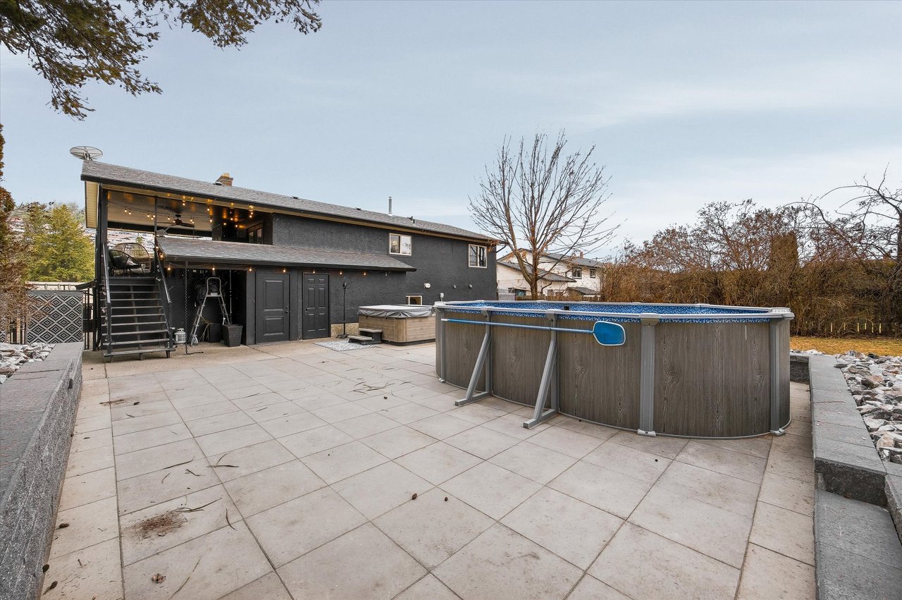 1492 Forest Ave