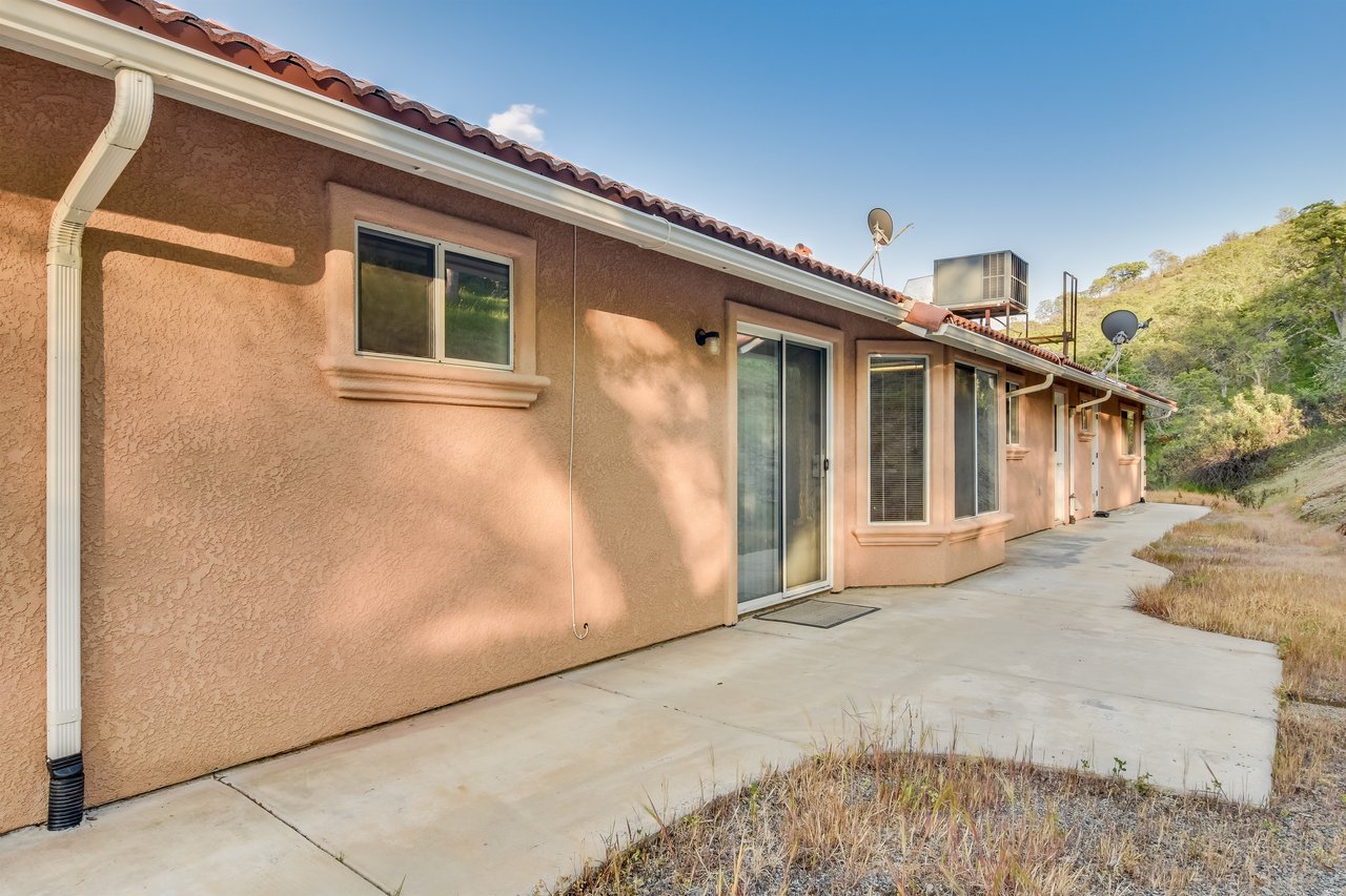 27557 Paradise Valley Lane Clovis California 93619