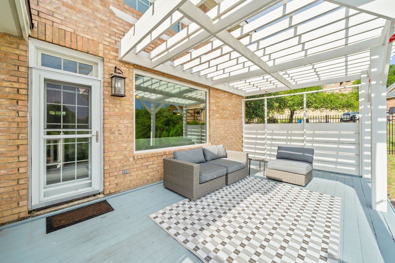 Elegant Colonial Estate in River Place | Walk to Golf, Views for Miles | For Sale or For Lease!