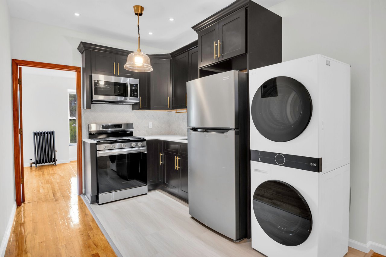 545 Quincy Street Unit: 3