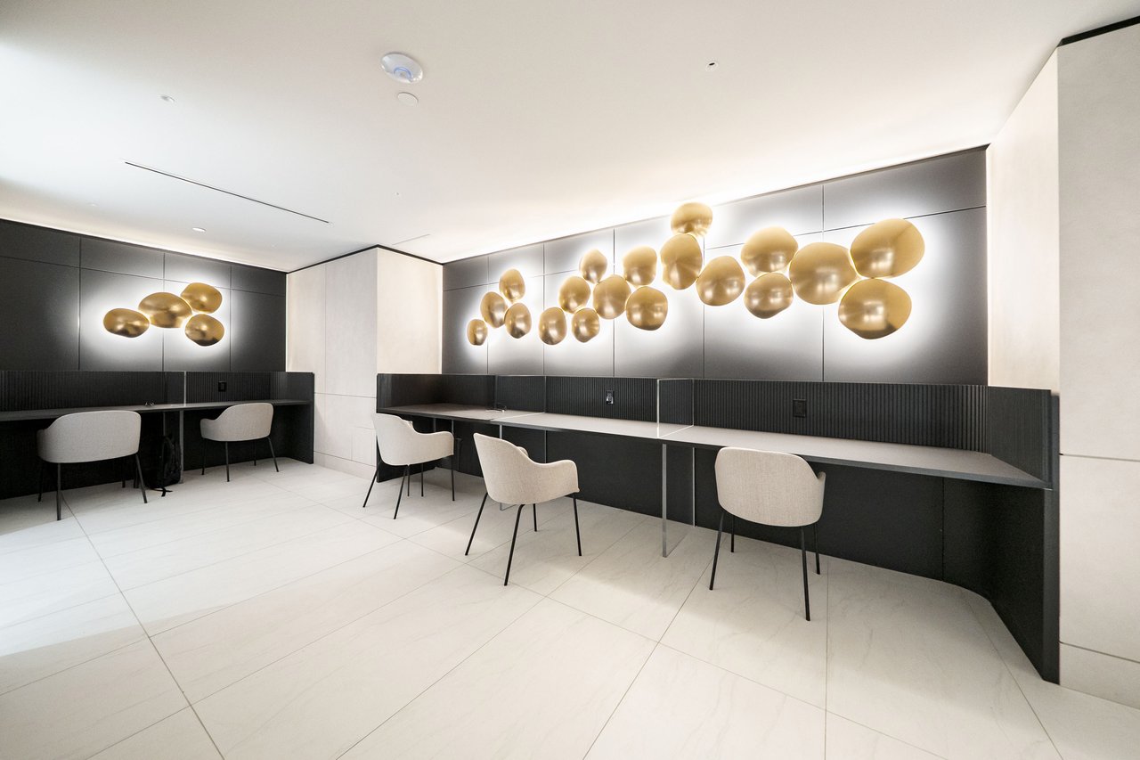 30 Upper Mall Way, A2205