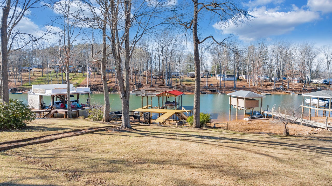 1111 Jefferson Dock RD