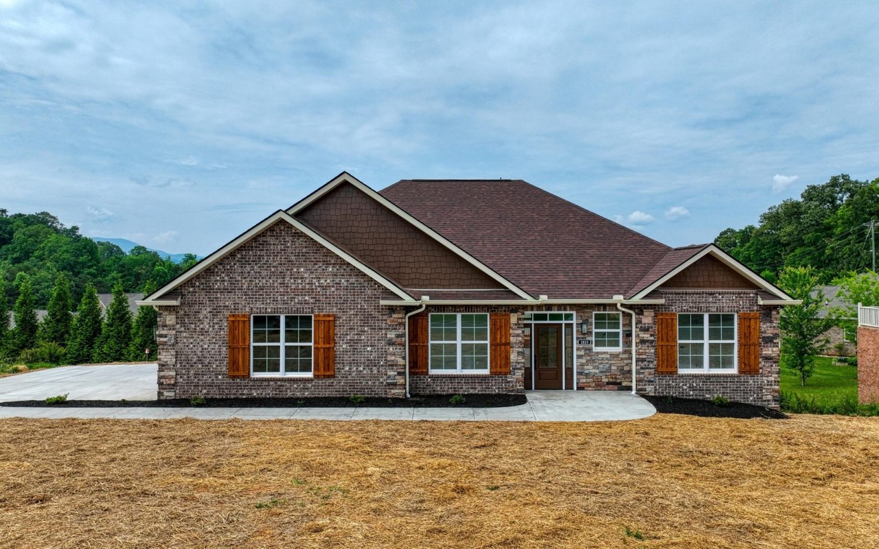 Wallace Luxury Spotlight | 1815 Placid Drive Sevierville, TN 37862