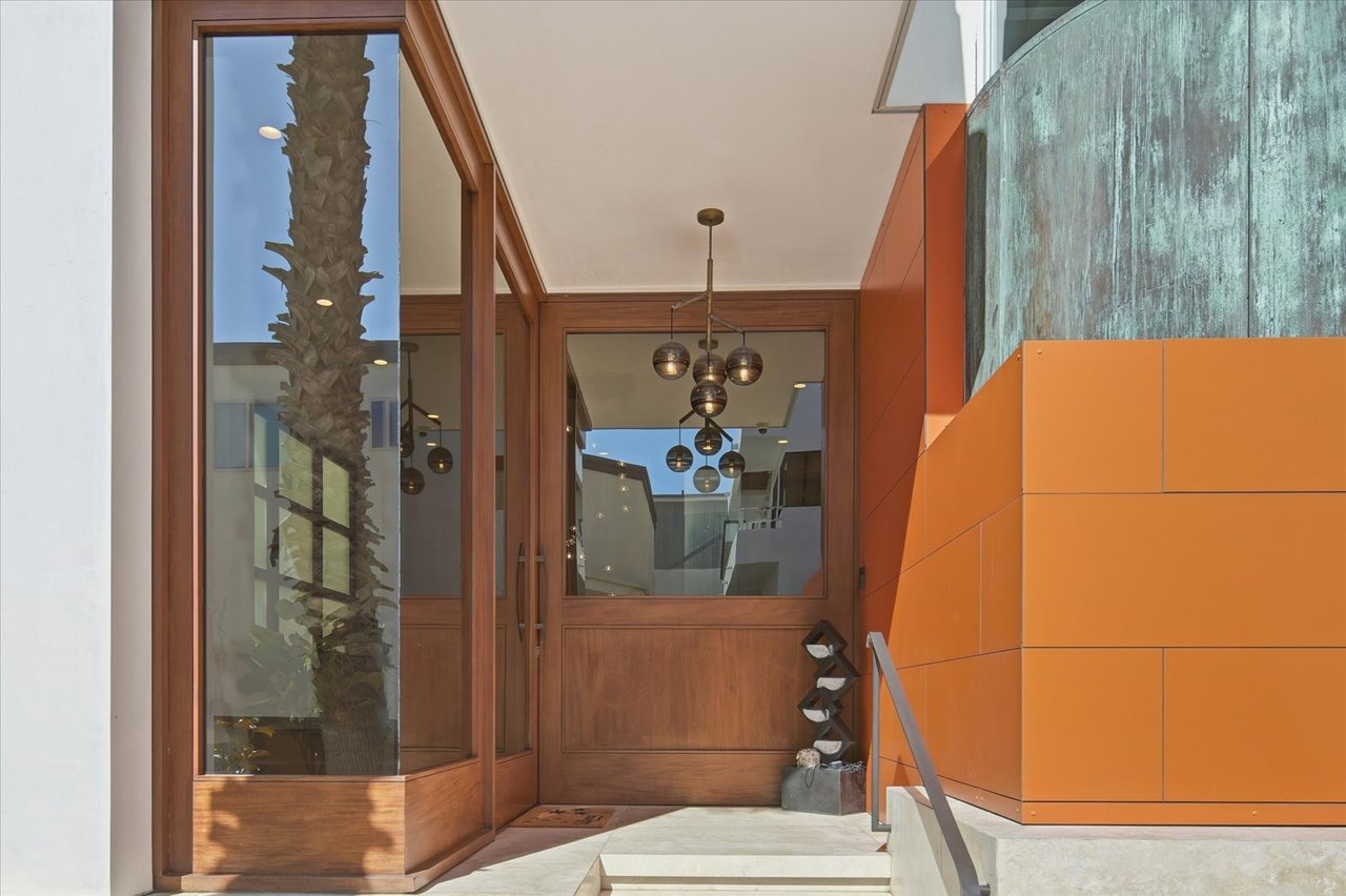  Steps from the Sand & Panoramic Views in Manhattan Beach