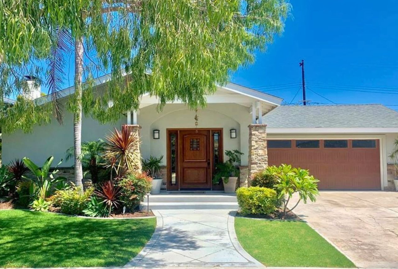 16362 Gentry Lane