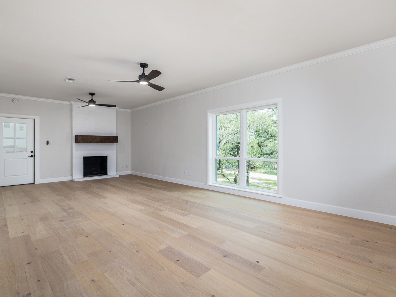 Fully Reimagined Hill Country Retreat w/ Private Guest Apartment + 3-Car Garage