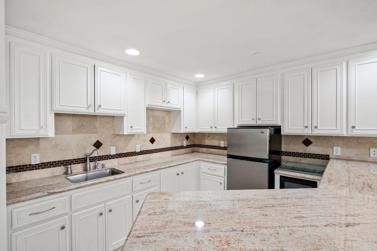 12690 Dianne Dr