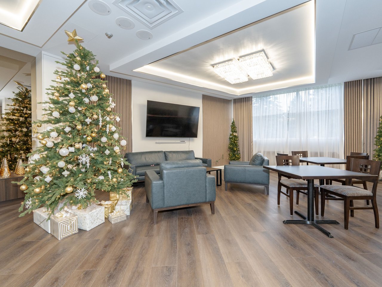 30 Harding Boulevard W, 404