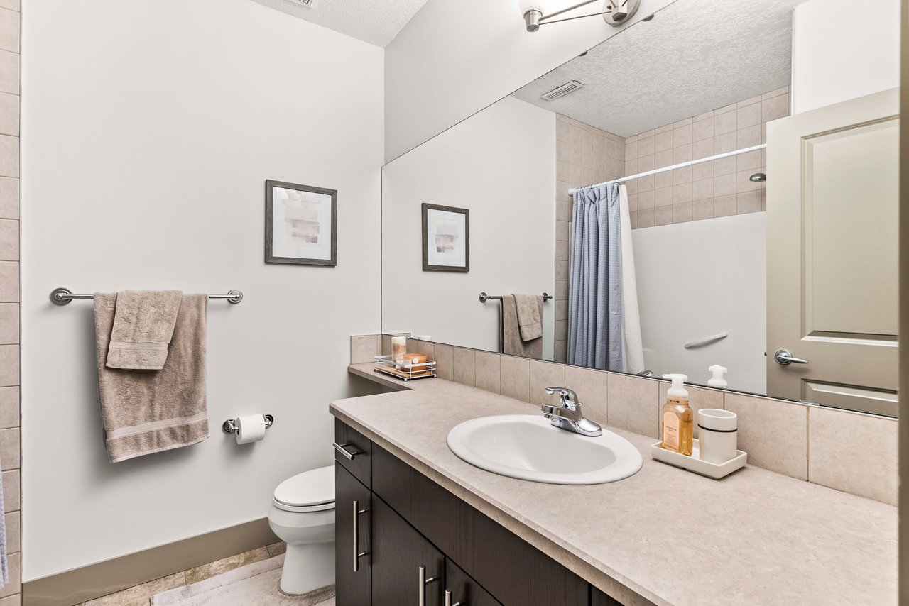 19 Tom Hoppe Mews SW