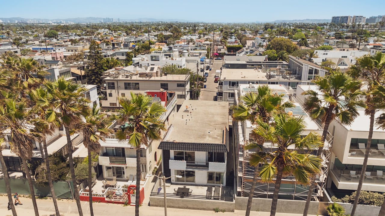 2609 Ocean Front Walk, Venice