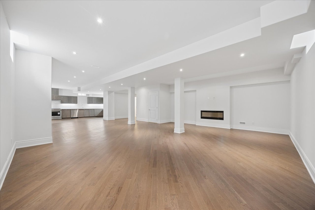 72 Silk Twist Drive, East Gwillimbury