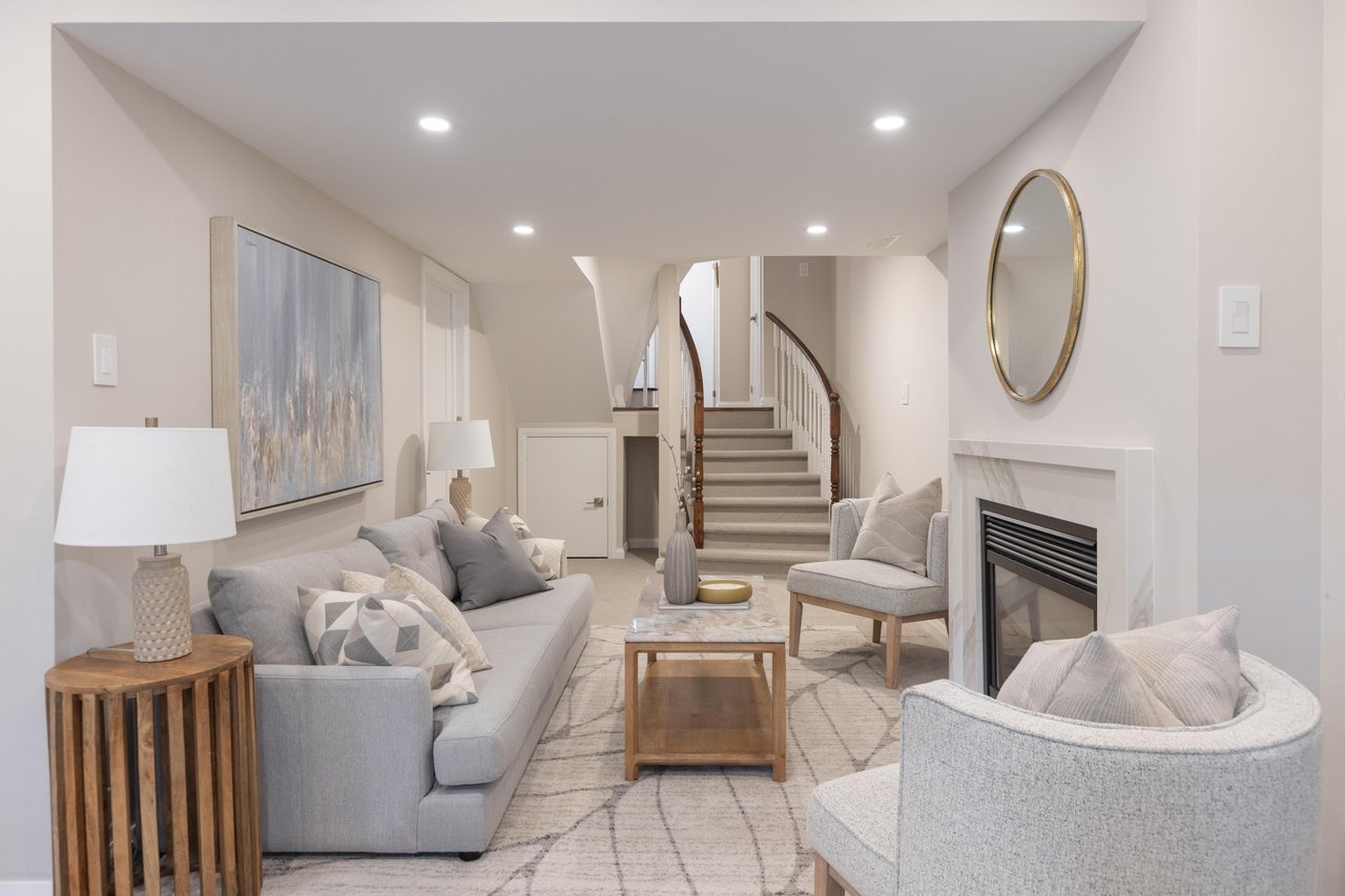 1064 Queen Street W 32A
