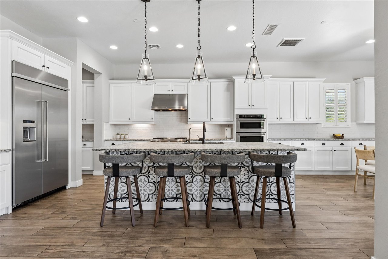 2905 E LOS GATOS DR, Phoenix, AZ 85050