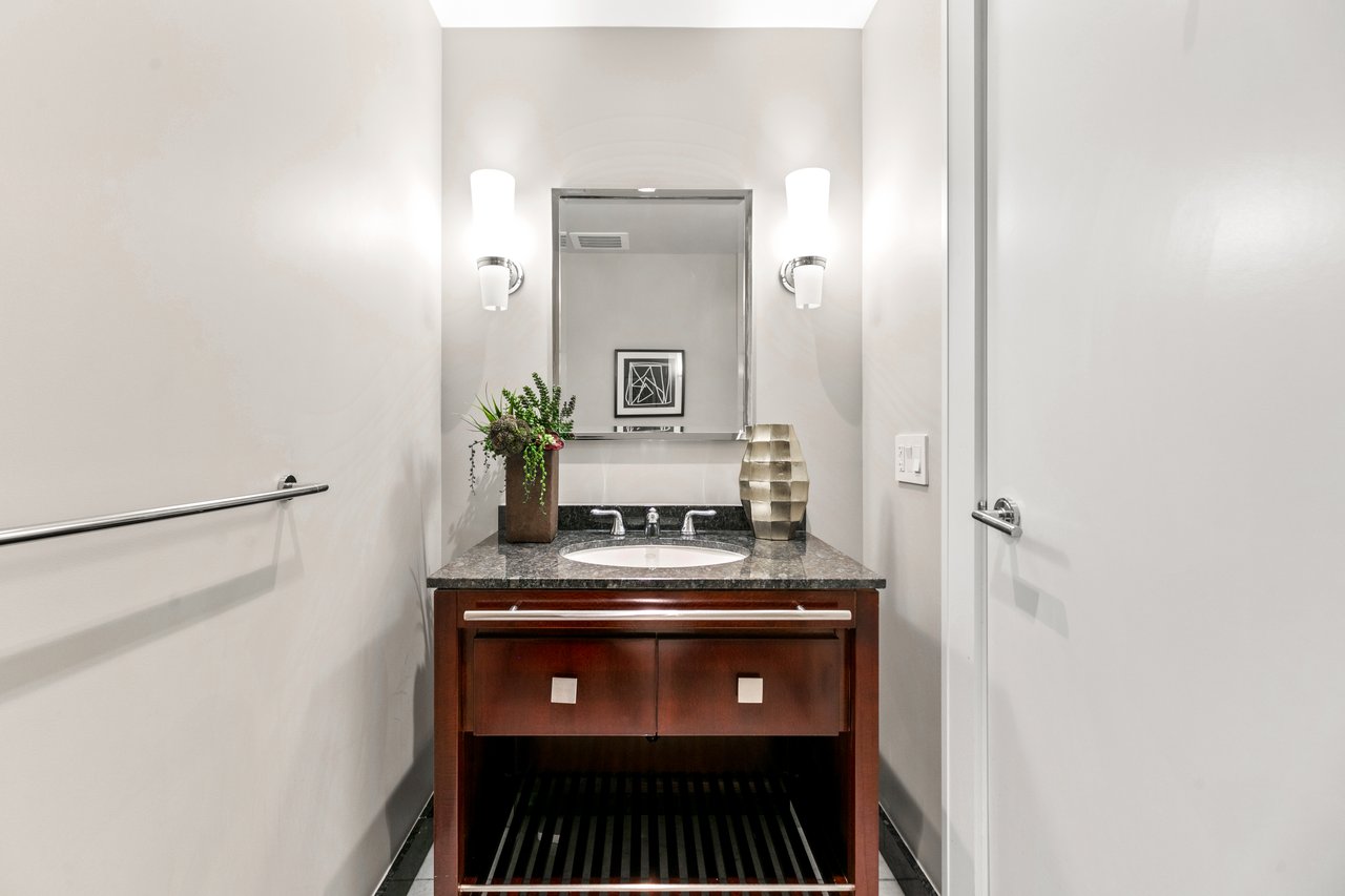 2700 Las Vegas Boulevard 2303
