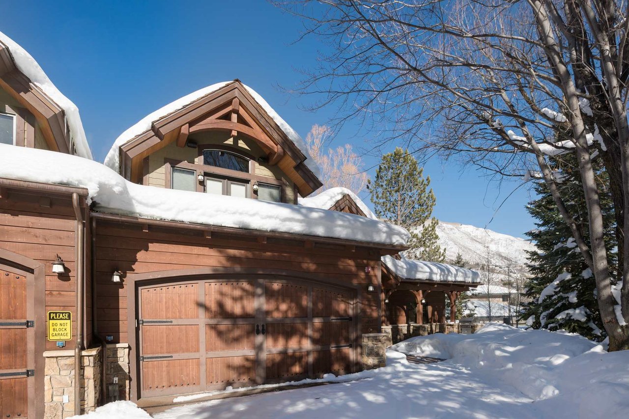 Luxury Home Private and Secluded in Aspen 