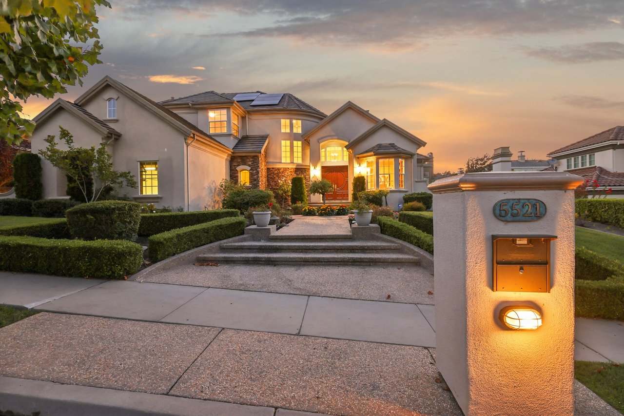 5521 Country Club Pkwy