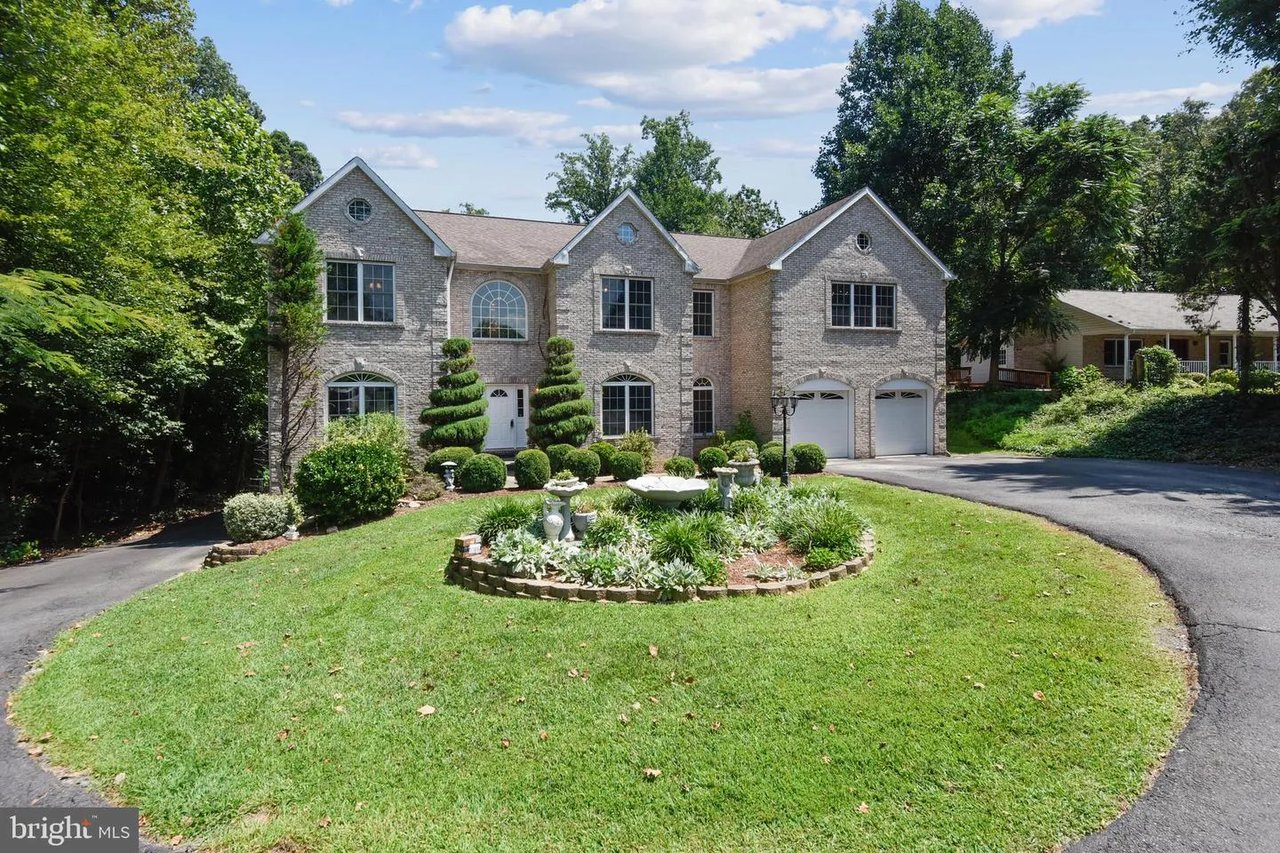 12705 Dumfries Rd