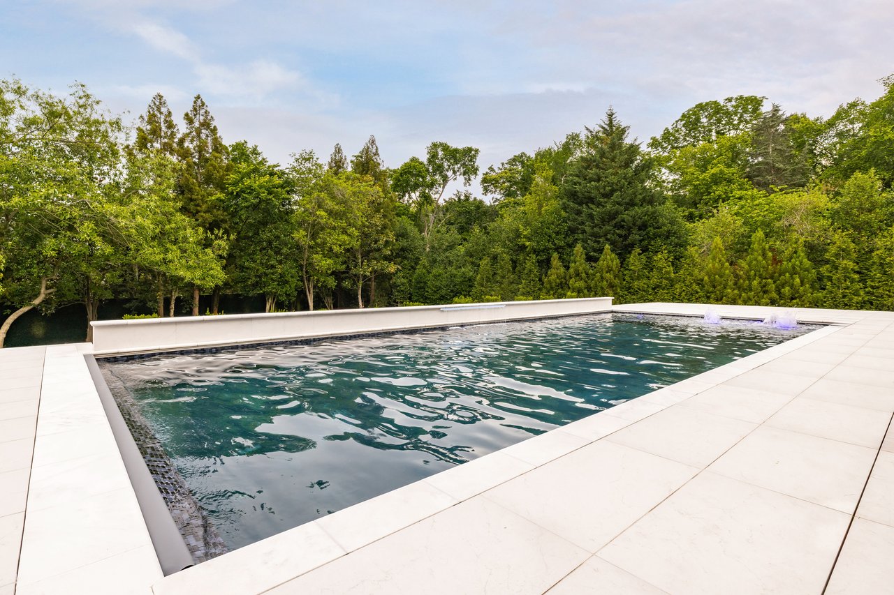 1102 Chain Bridge Road