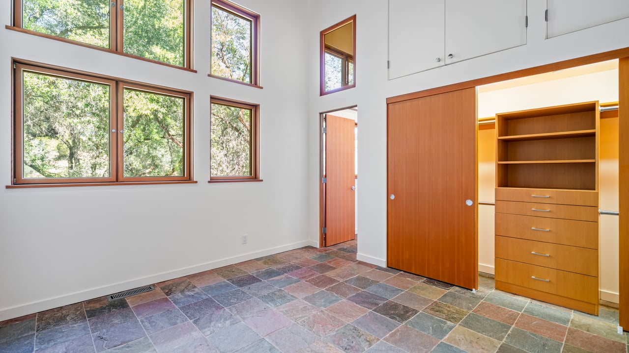 Leslie Creek Retreat