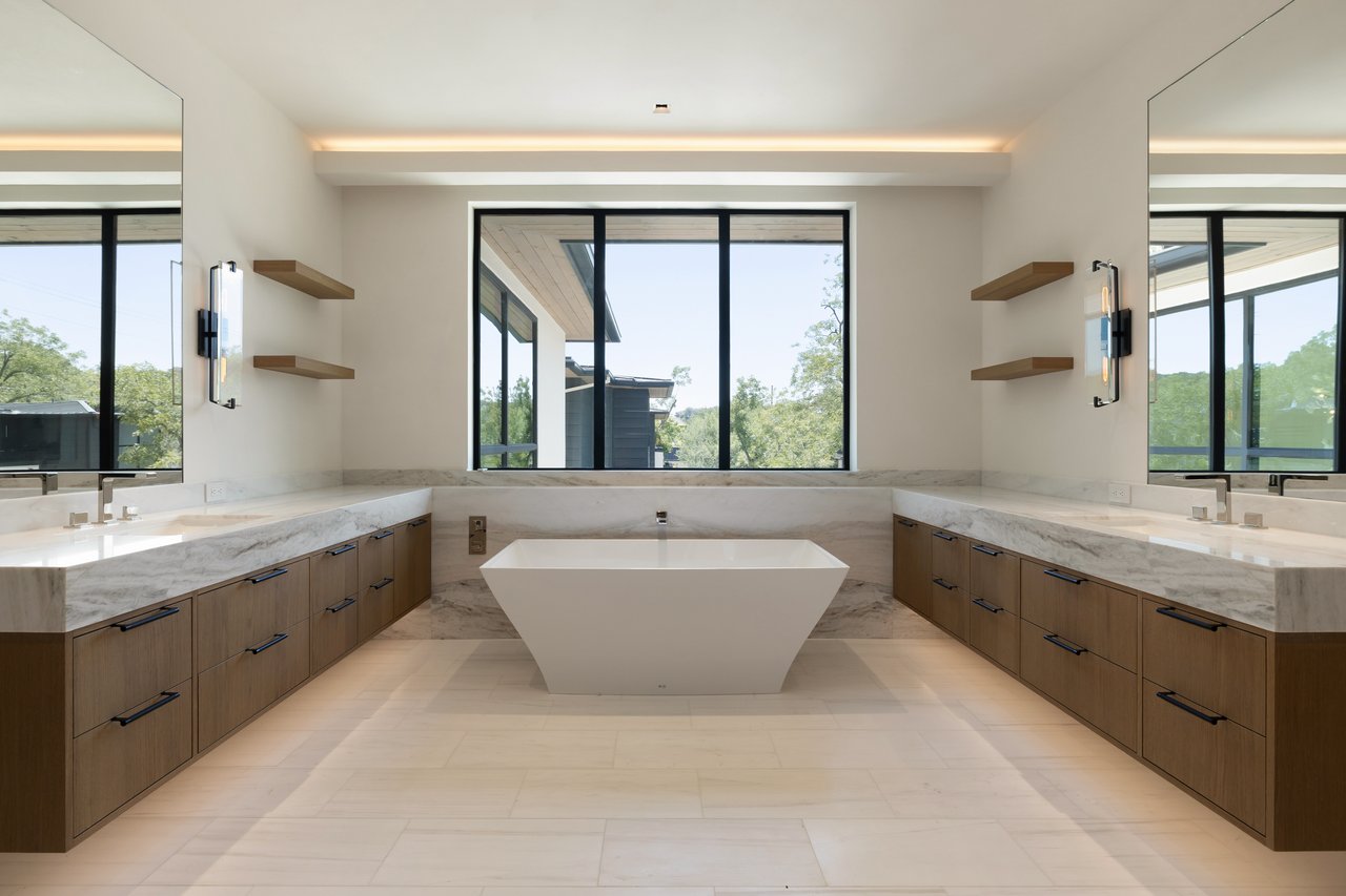 2503 Westlake Dr #302