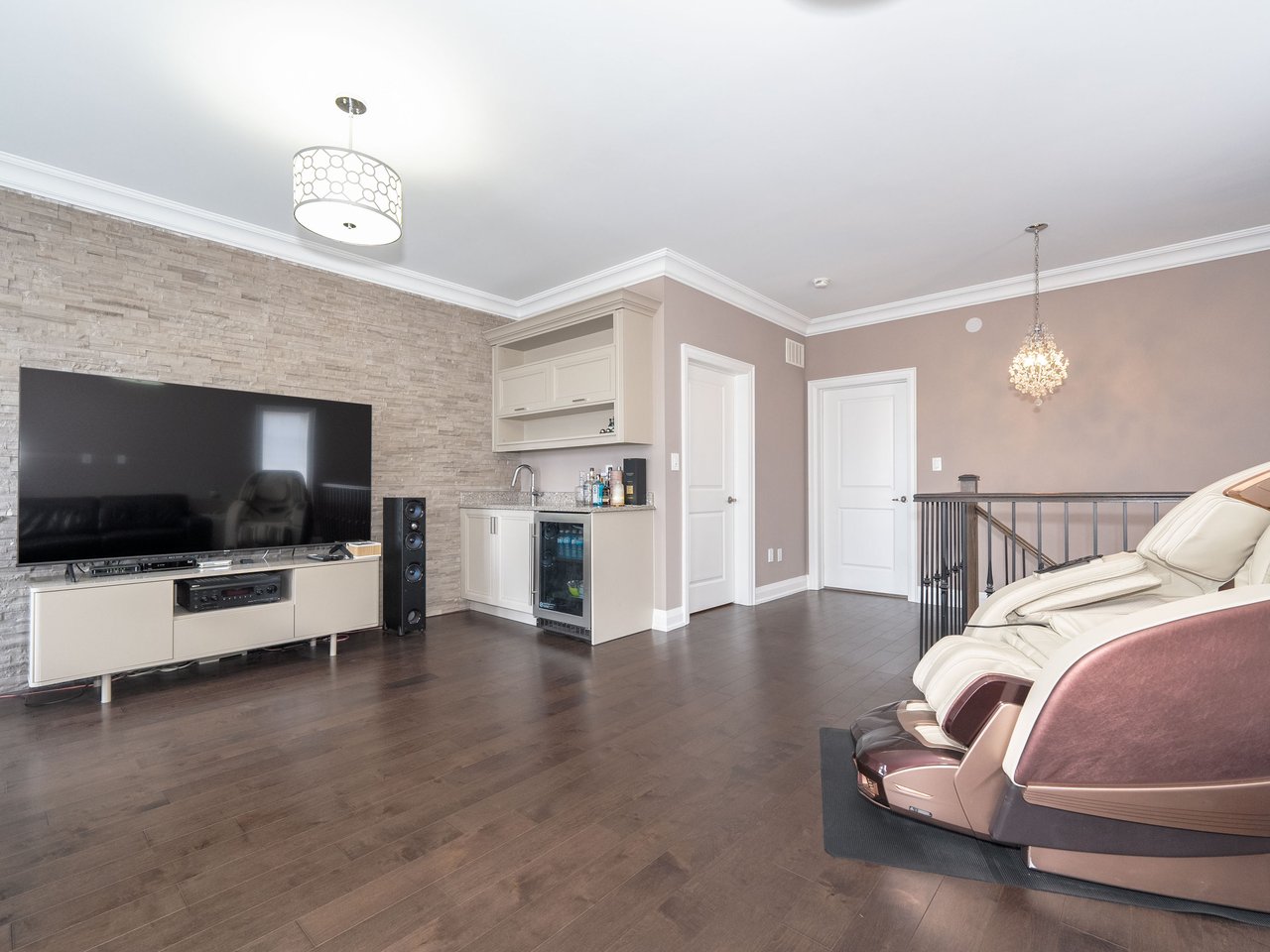 6 Point Pelee Lane