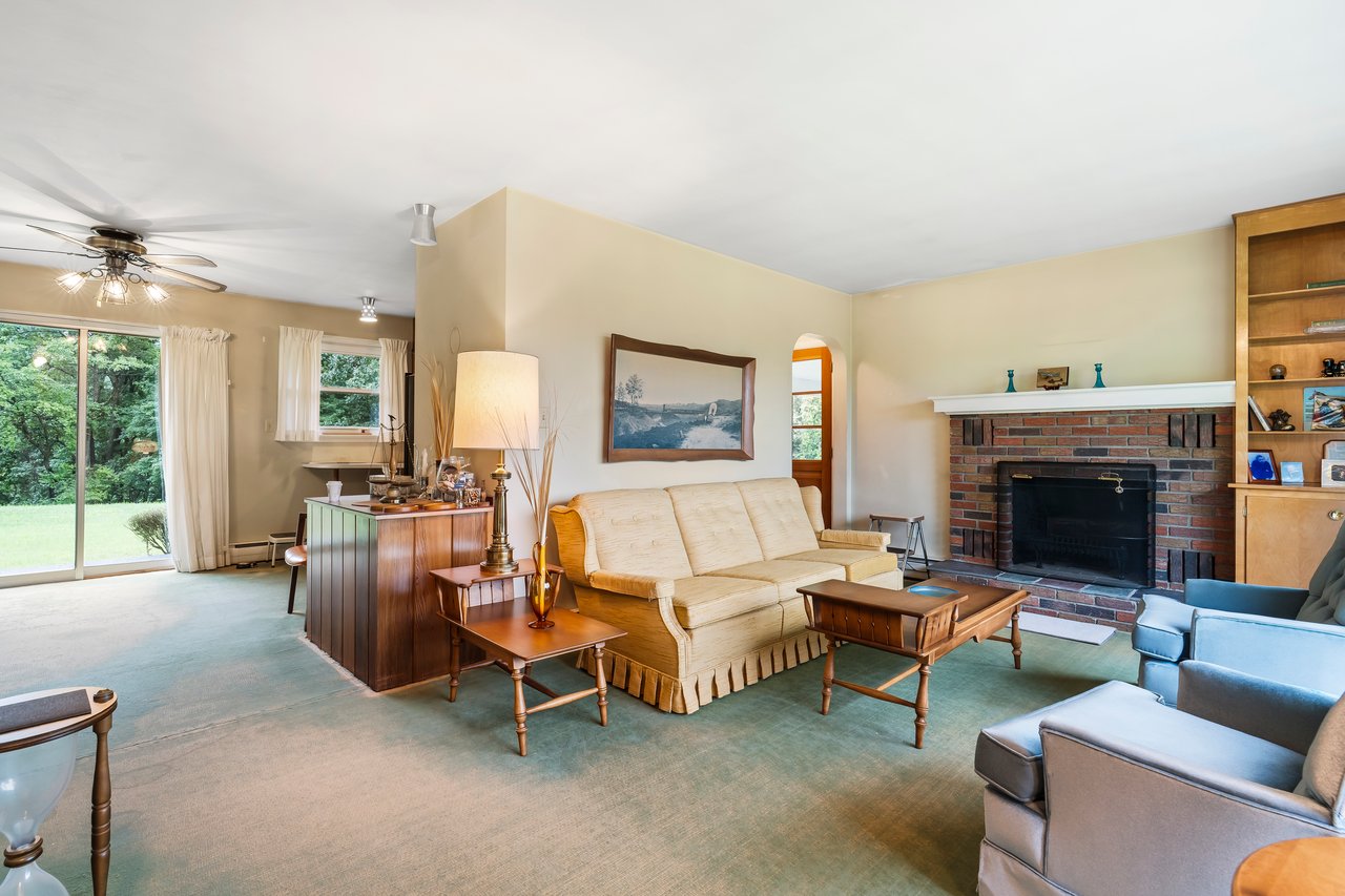 2186 Polk Valley Road