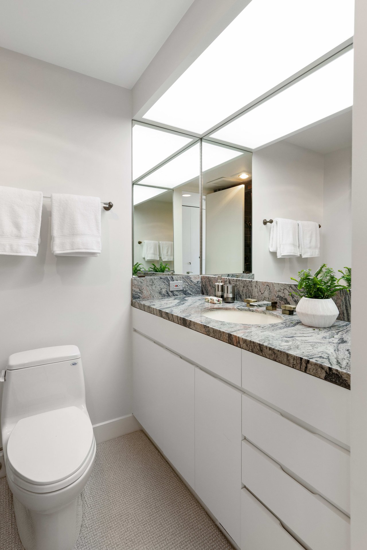Showcase North Bay View Apartment