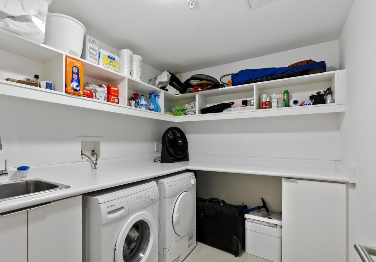 Suite 2605 -180 University Avenue