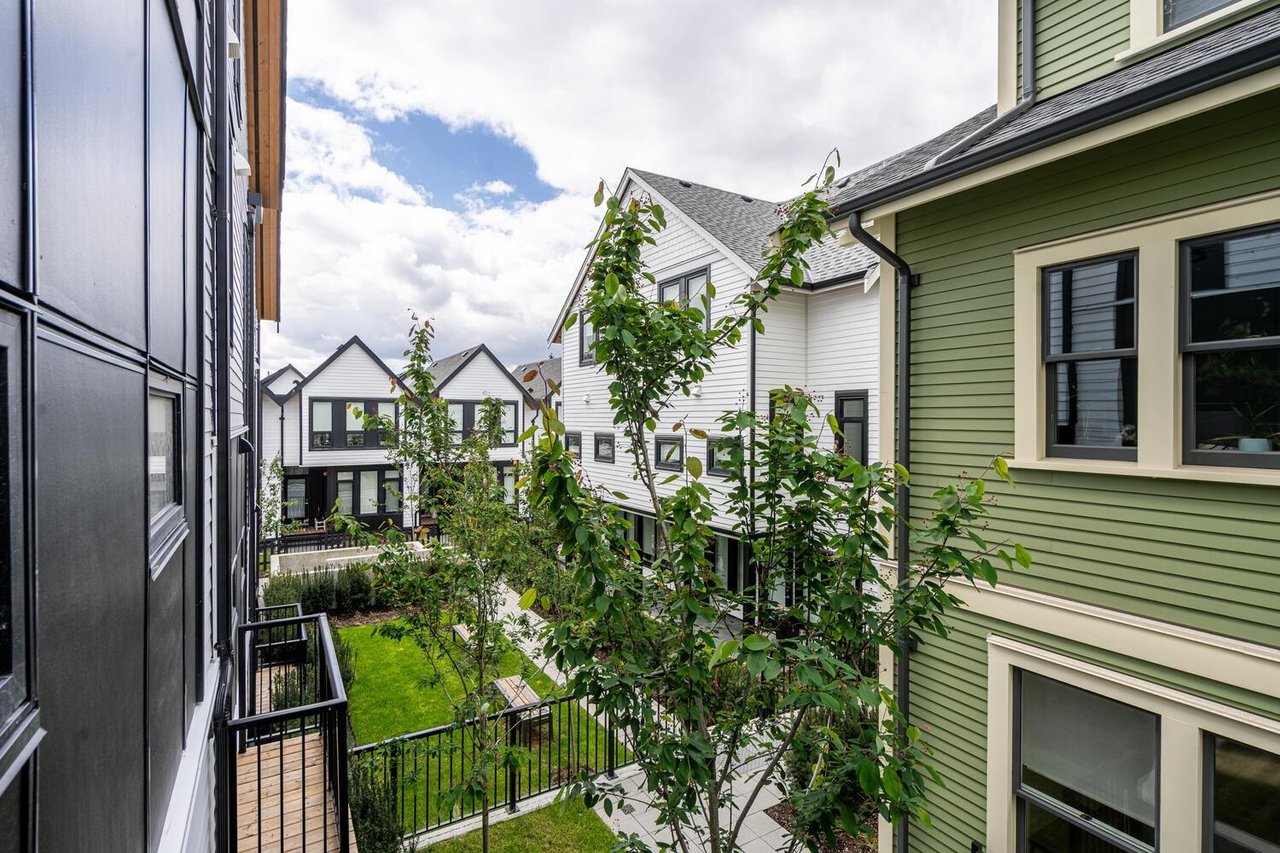 119-1306 Laval Square