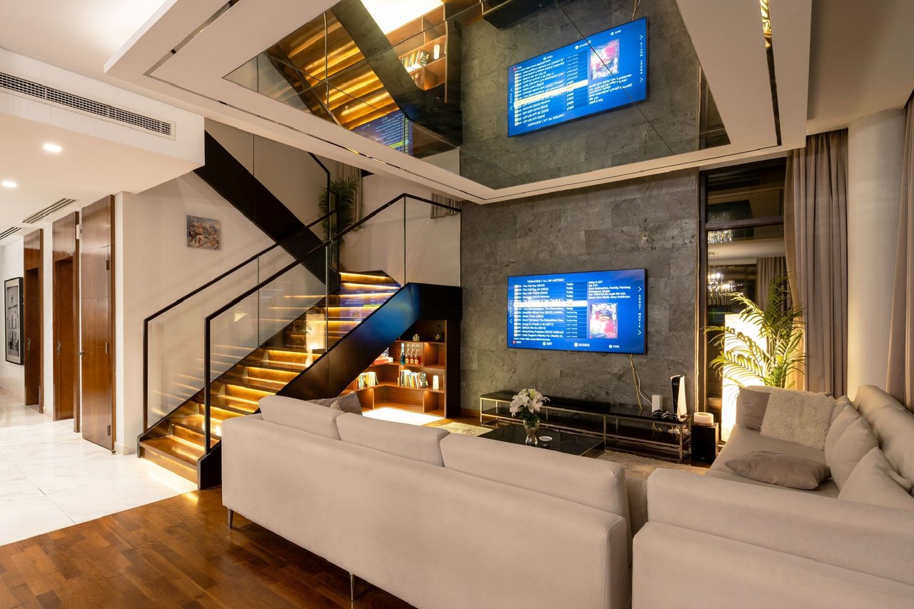 Renovated Villa on Golf Course