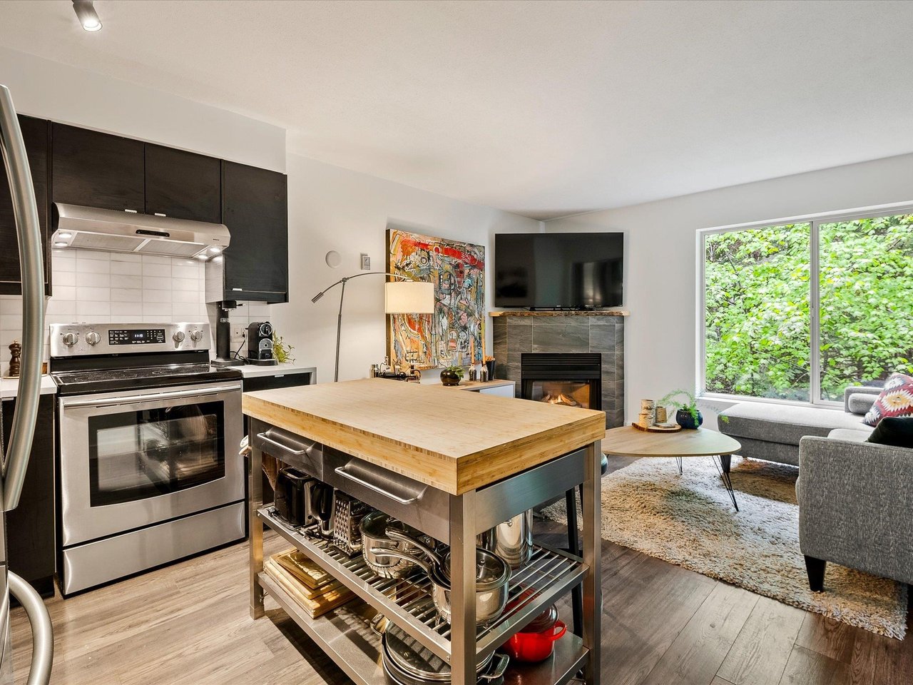 111-3070 Hillcrest Dr