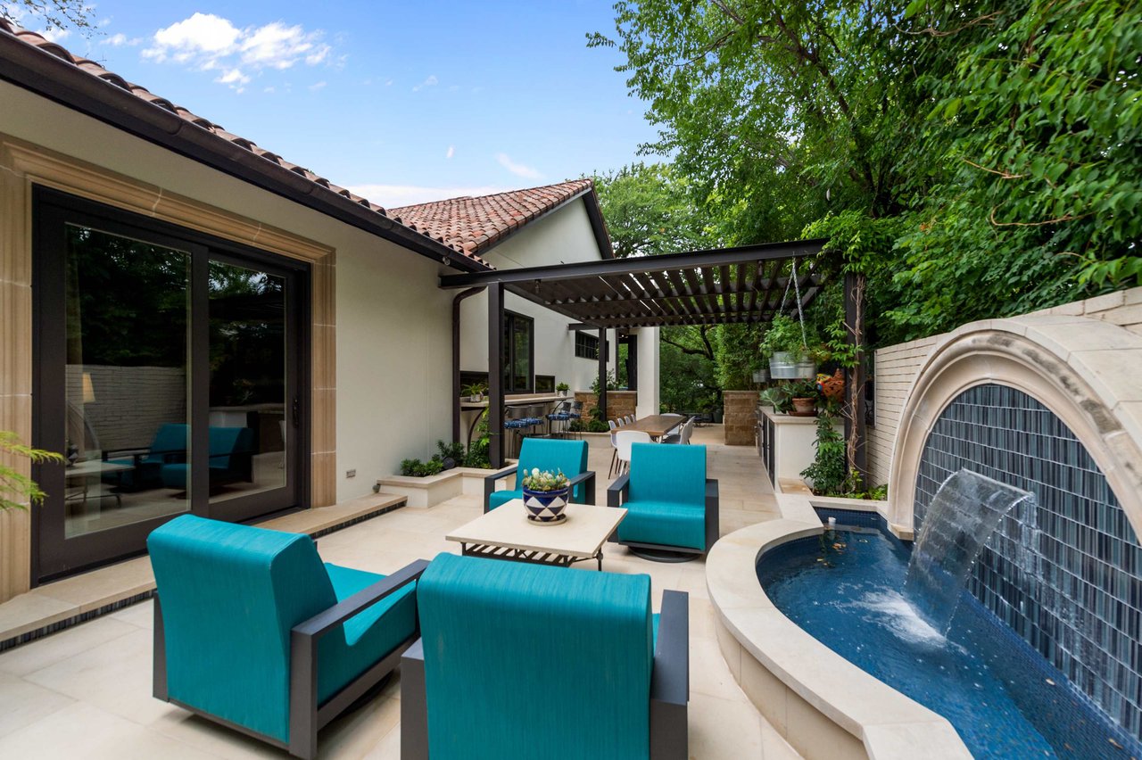 213 Crestwood Drive 