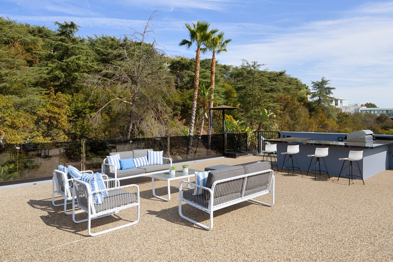 7911 Oceanus Dr, Hollywood HIlls
