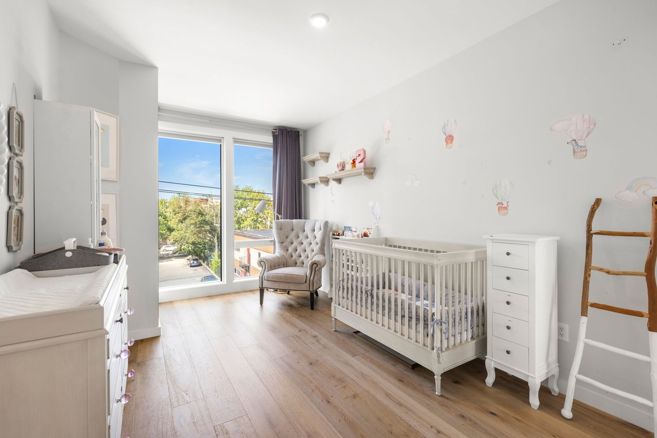 115 Grand St 405