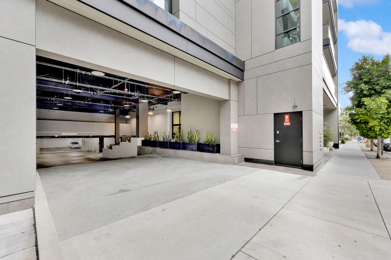 178 S Euclid Ave #301