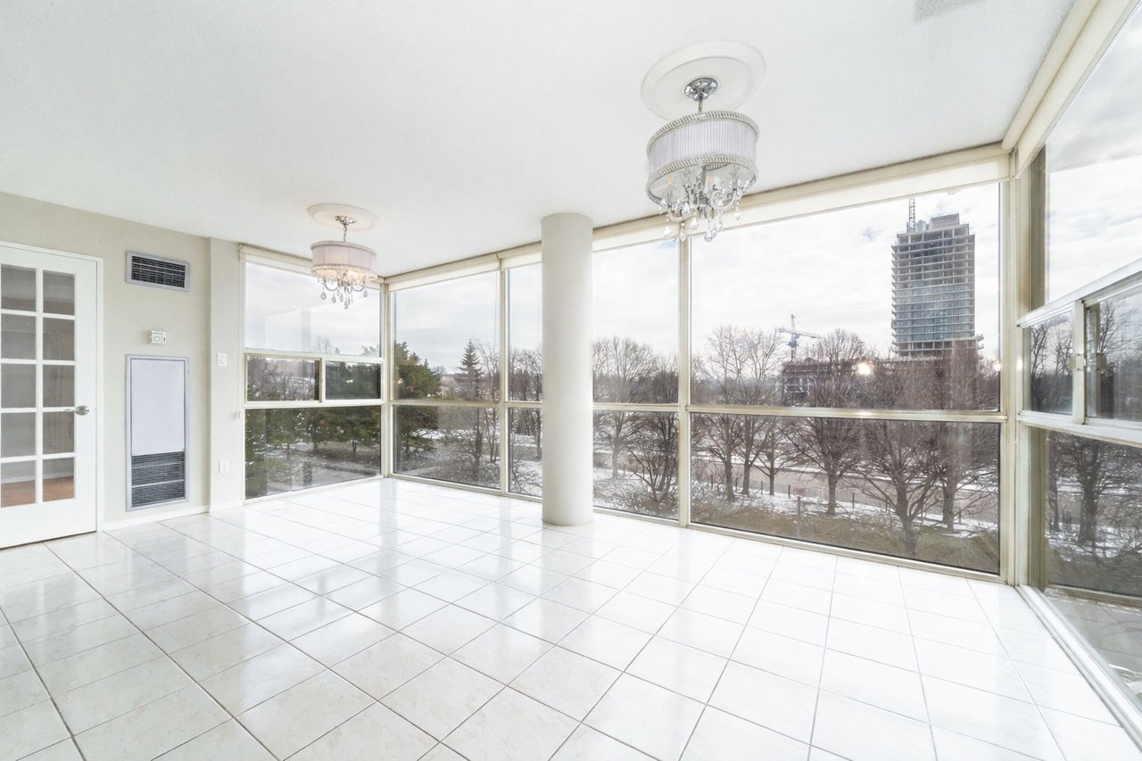 30 Harding Boulevard W, 404