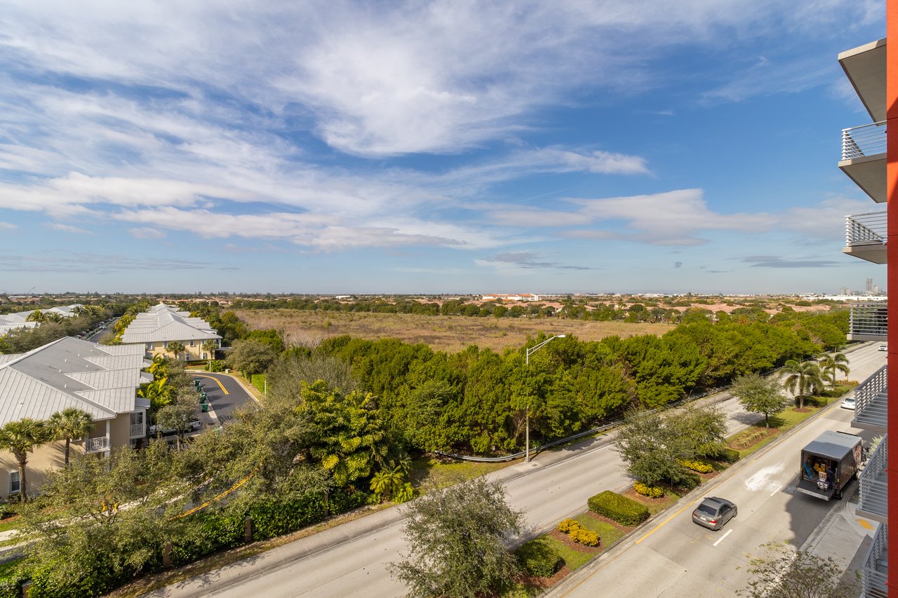 MIDTOWN DORAL CONDO