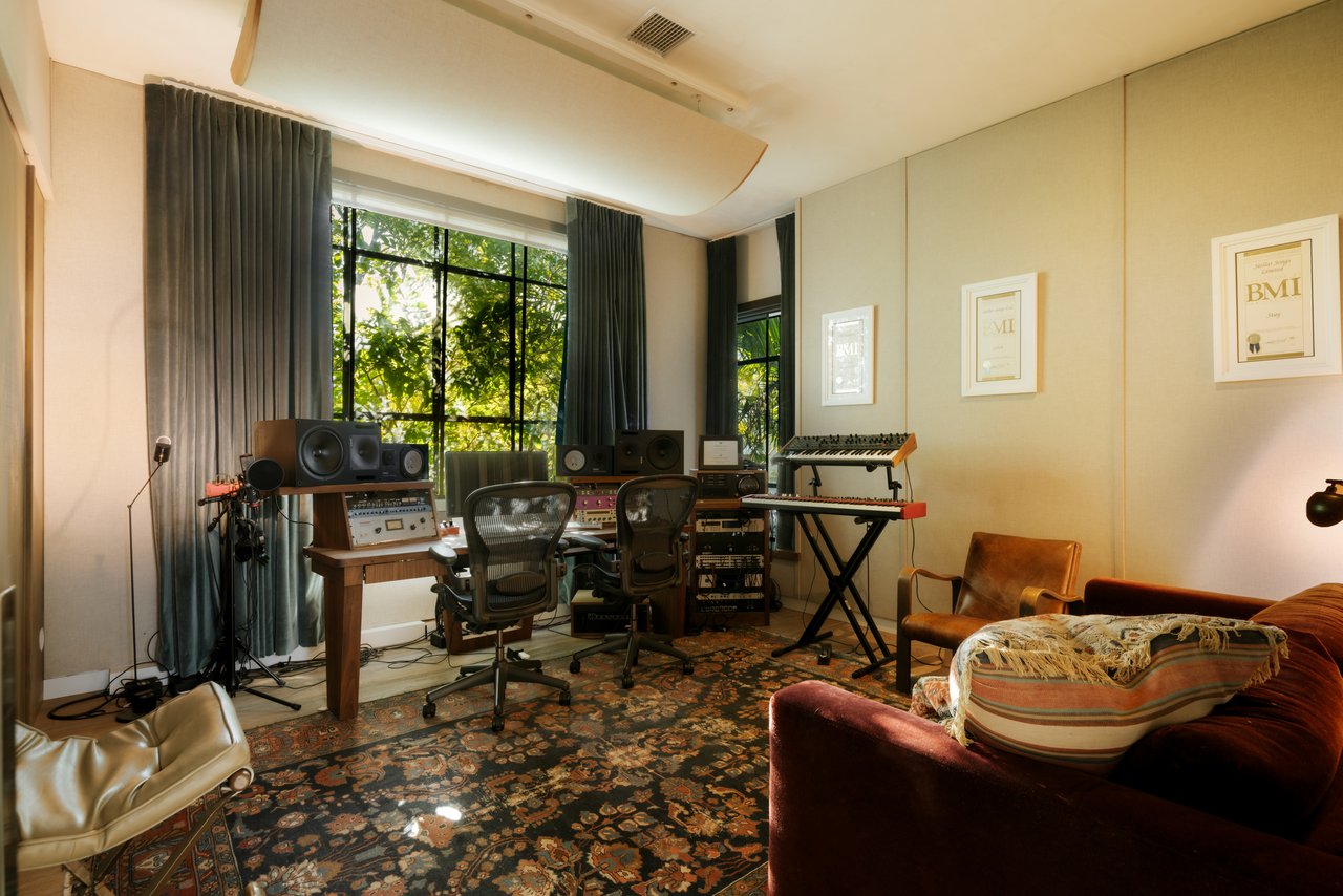 657 Milwood Ave, Venice 