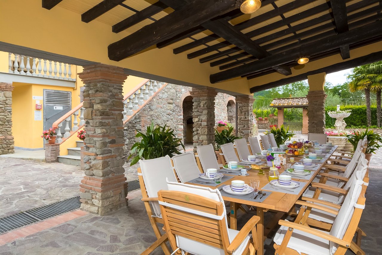 Marvelous Countryside Villa Outside of Lucca