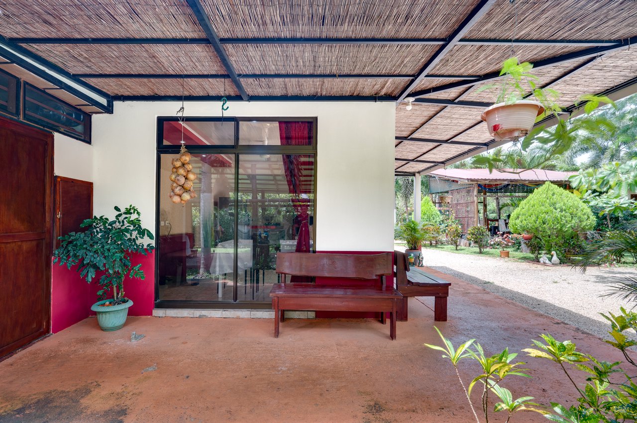 Tamarit House | Spacious Tropical Retreat in Villareal, Costa Rica