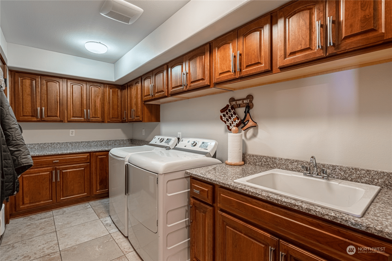 393 Ridgewood Dr