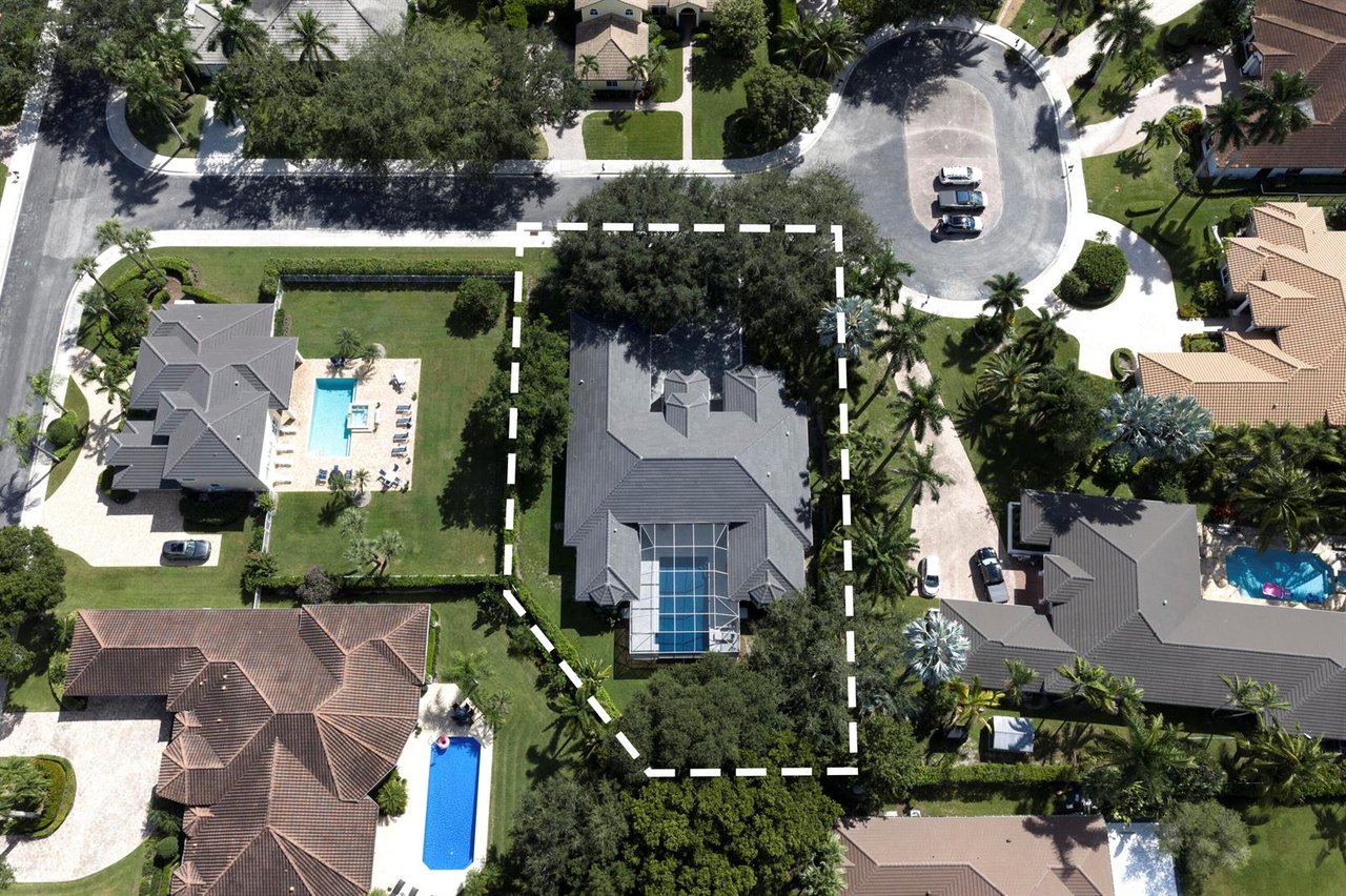 2557 Seminole Circle