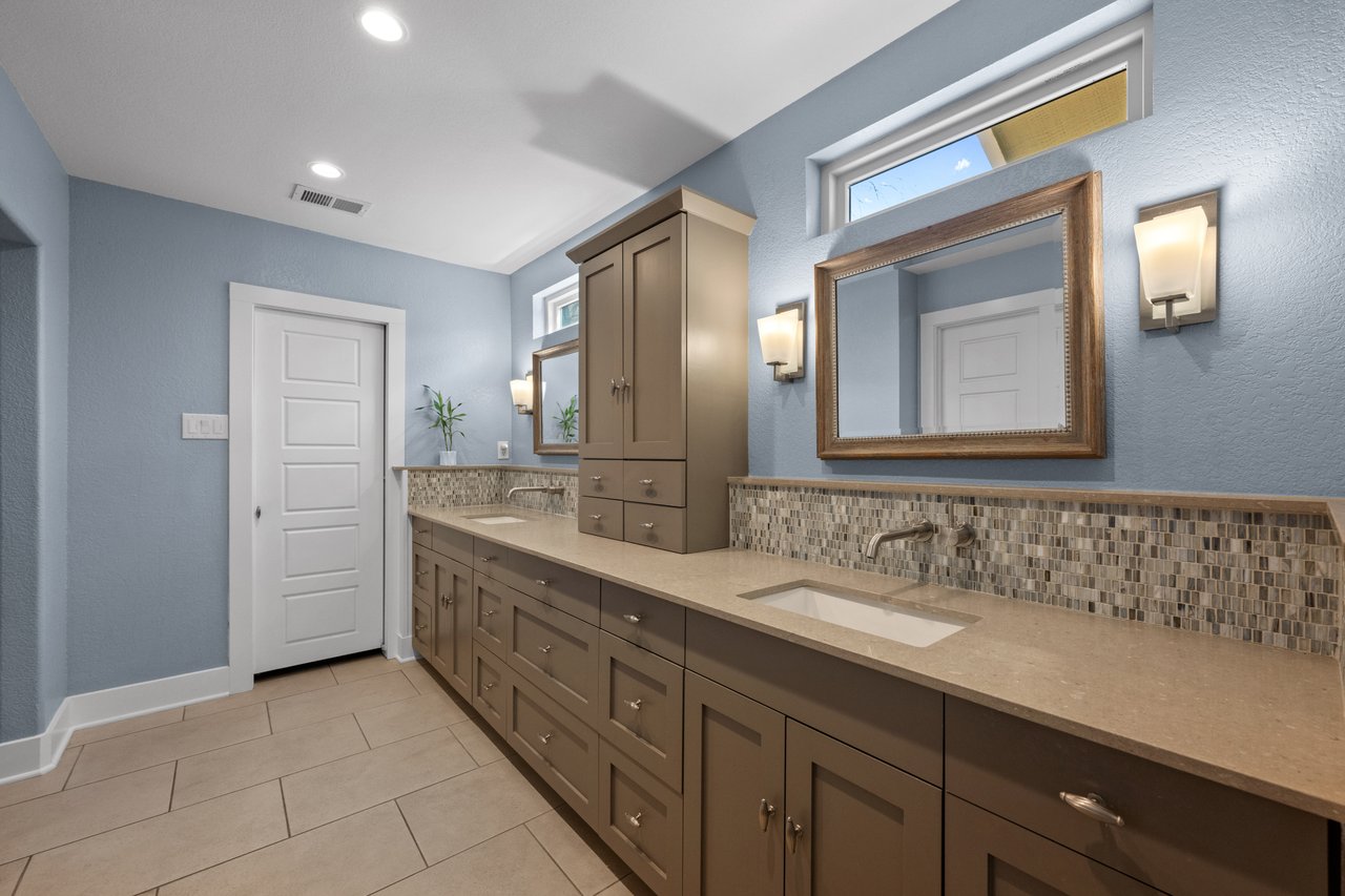 6103 Waldon Hollow