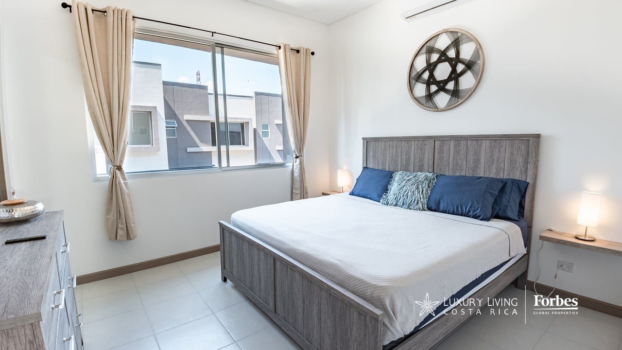 21565 - Corner house with 3 furnished bedrooms, a patio, in Cariari